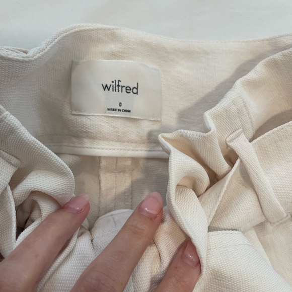 Aritzia Wilfred Paper bag shorts - light cream - Picture 6 of 7